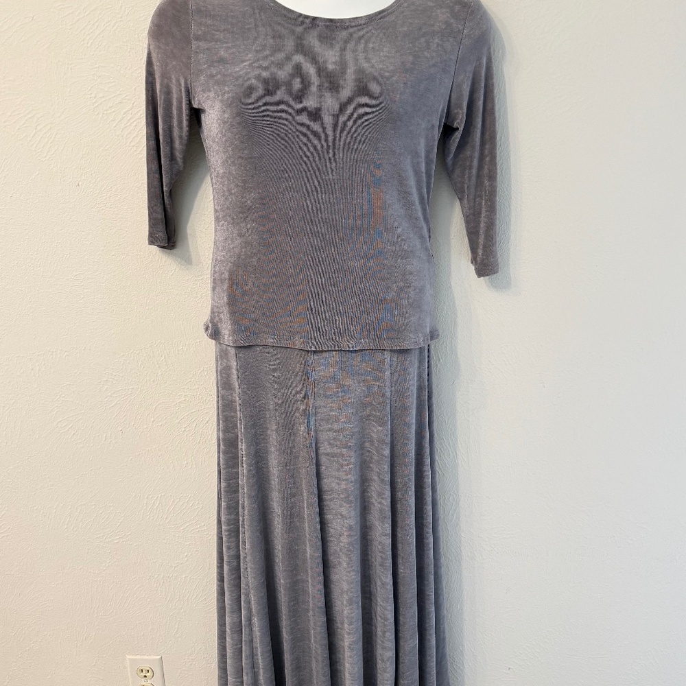 Double D Ranch 2 Piece Set Maxi Skirt Slinky Travel Gray Minimal S/M